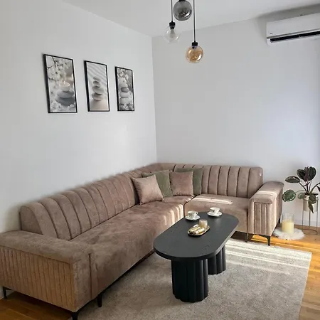 Amaris Quarters * Τρέμπινιε